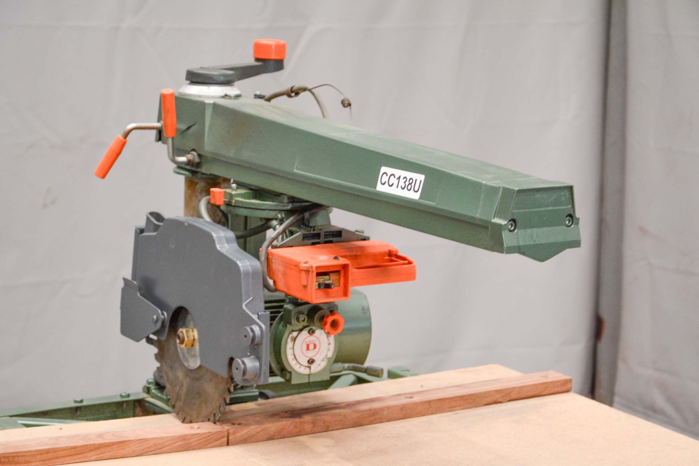 DeWalt 250mm Radial Arm Saw - 220V (Fully-Serviced) (SC138U) - Image 8