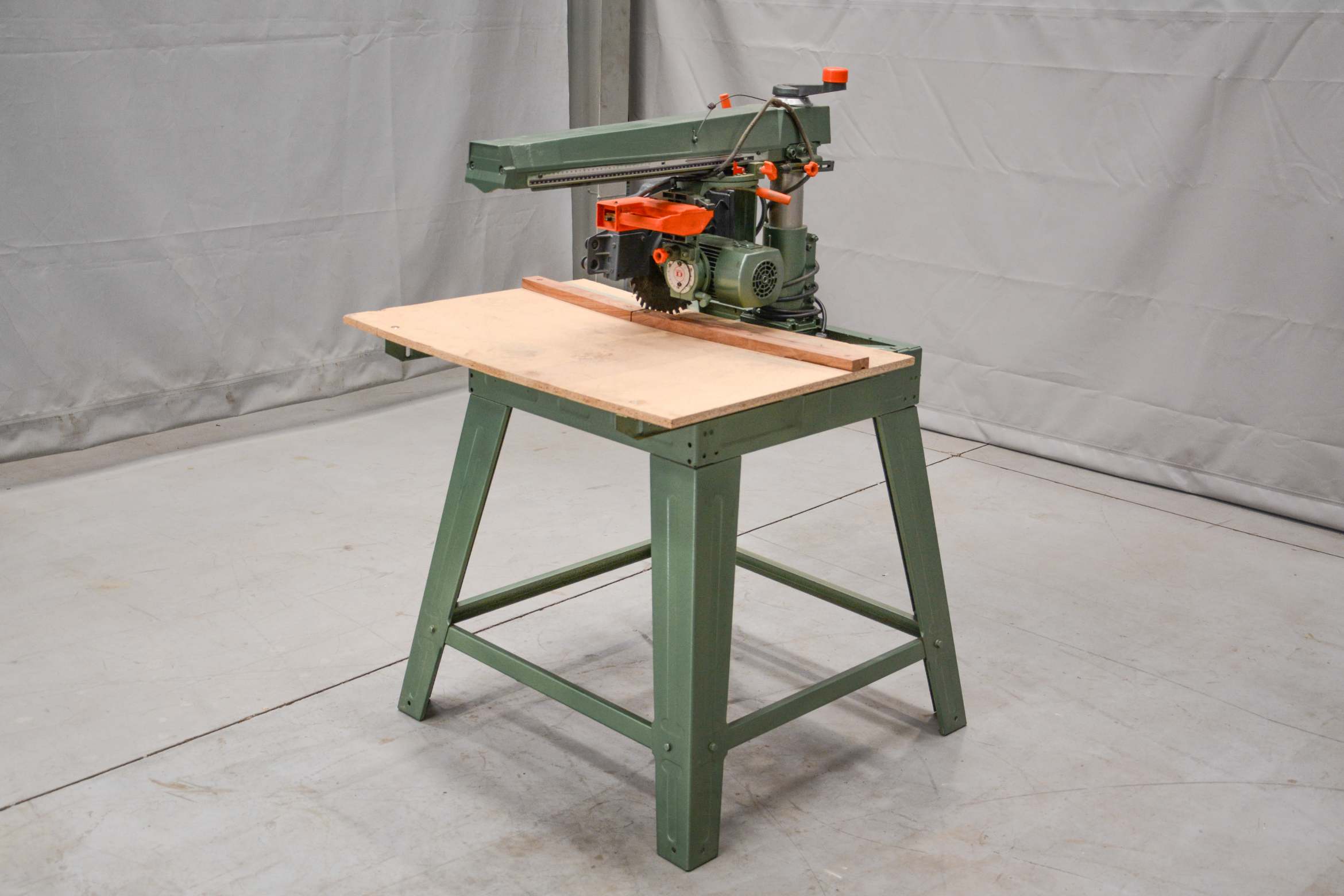 DeWalt 250mm Radial Arm Saw - 220V (Fully-Serviced) (SC138U) - Image 14