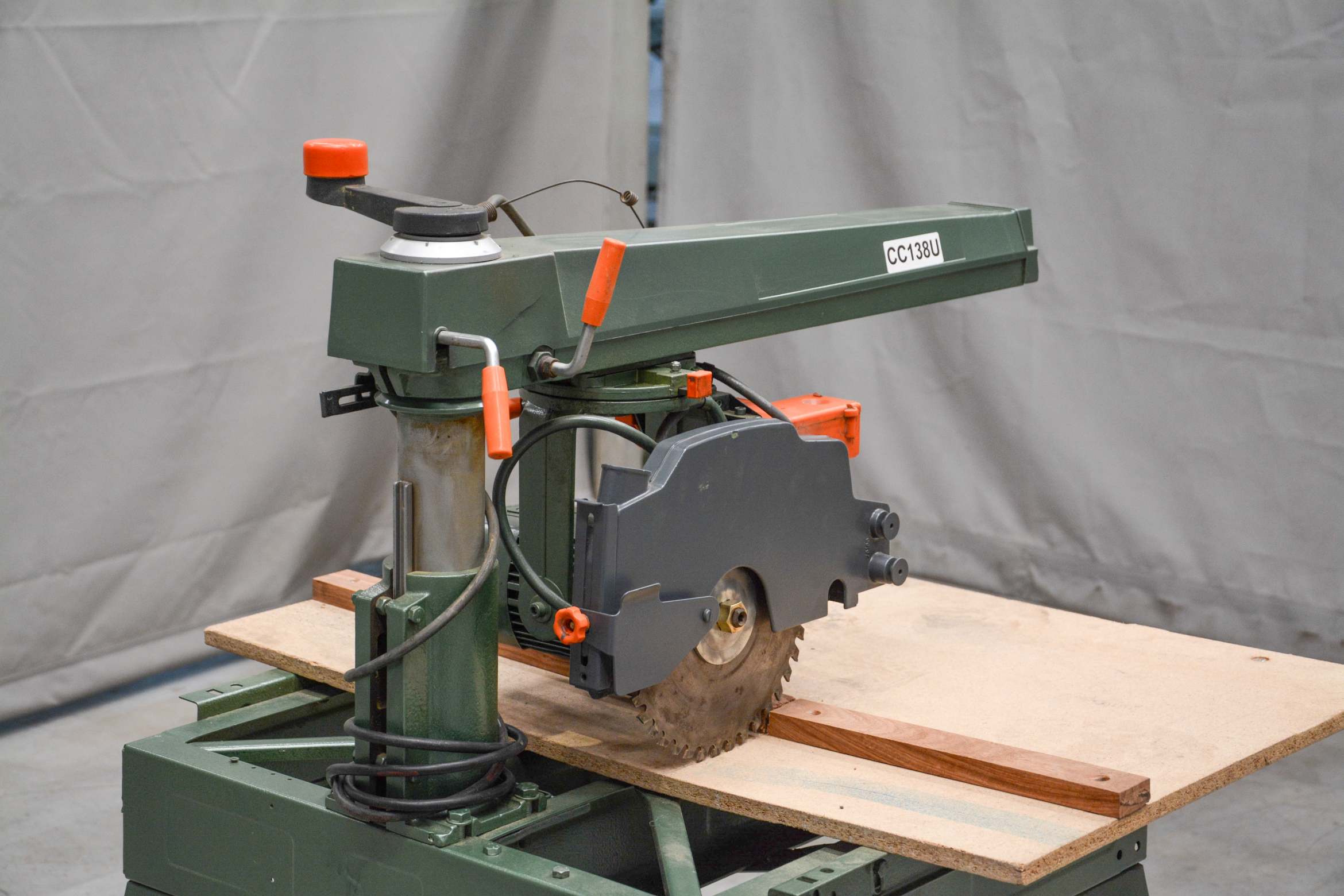 DeWalt 250mm Radial Arm Saw - 220V (Fully-Serviced) (SC138U) - Image 11
