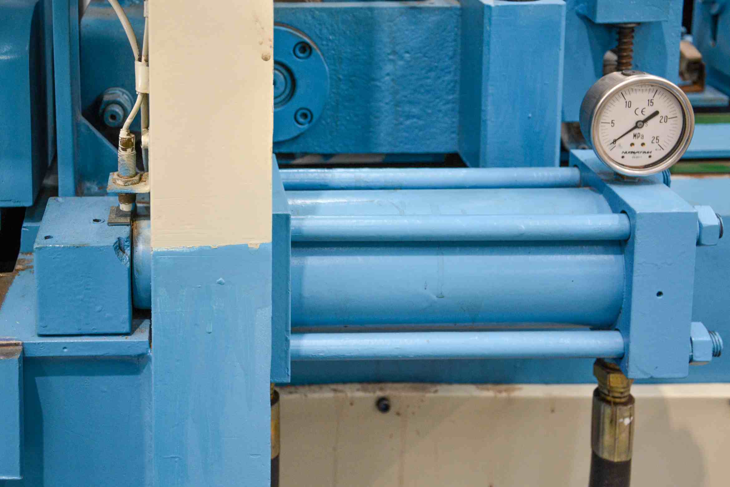 IWM 6m Pneumatic Finger Joint Press (Fully-Serviced) (FJ030U) - Image 25