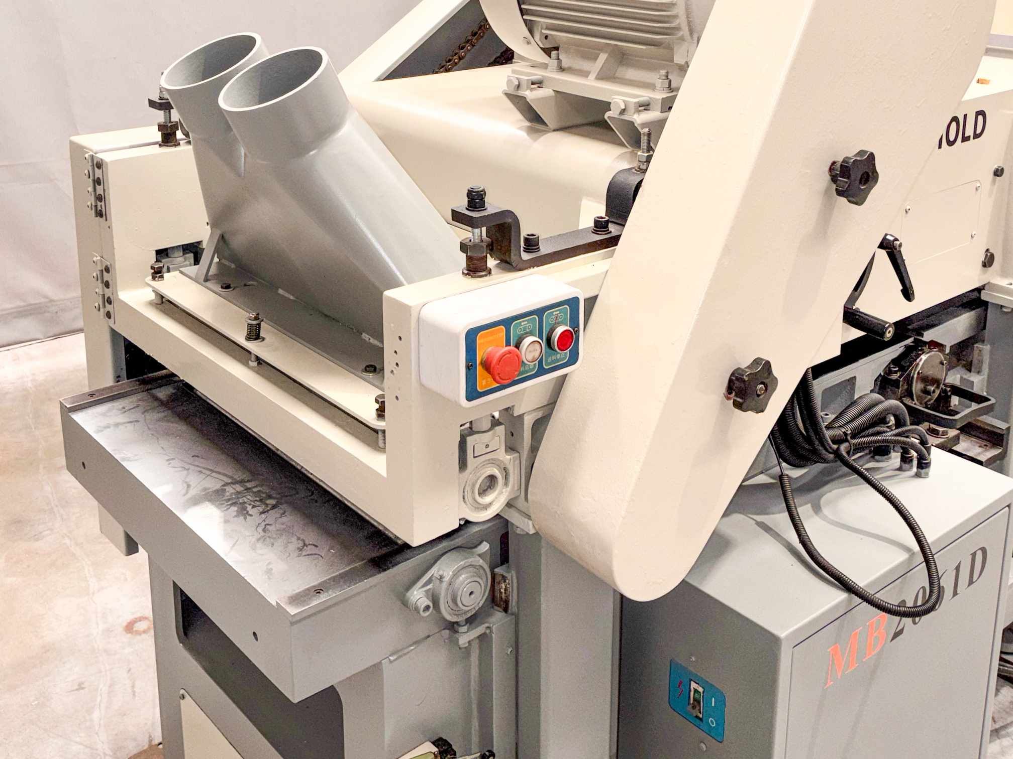 V-Hold MB2061D 610mm Top & Bottom Spiral Cutterhead Planer (Fully-Serviced) (TP24U) - Image 10